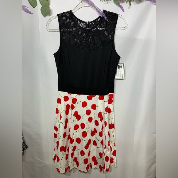 NWT Héloïse Fashion Cherry Dress - Picture 1 of 5